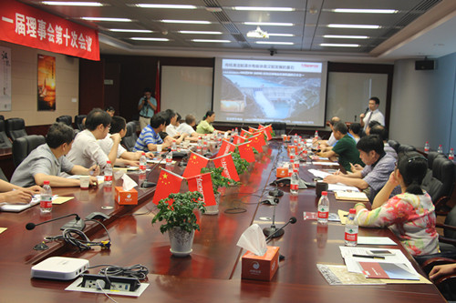 img_7662程总裁介绍了汉能企业发展状况。.jpg